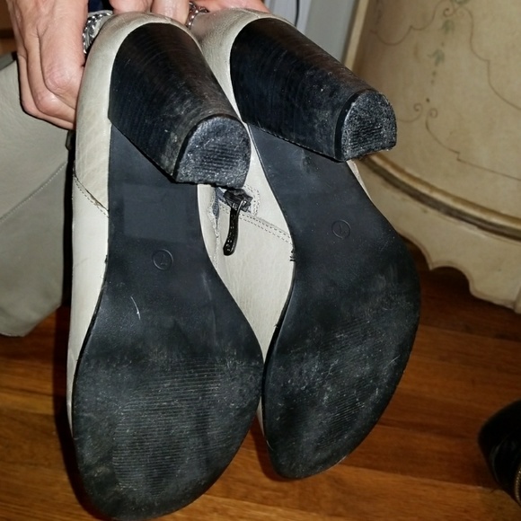 Two Lips Grey Leather Boots - Picture 8 of 8